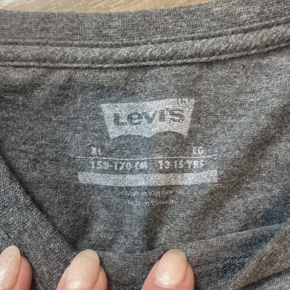 Levi’s Mickey Mouse tee size xl - Picture 2 of 2